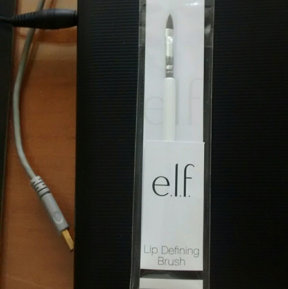 Elf Lip Defining Brush